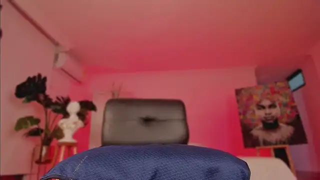 Taylor  foxxx online show from 01.06.25