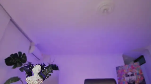 Taylor  foxxx online show from 02.13.25