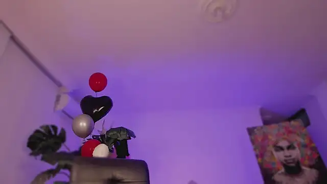 Taylor  foxxx online show from 02.15.25