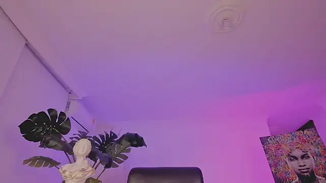 Taylor  foxxx online show from 03.04.25