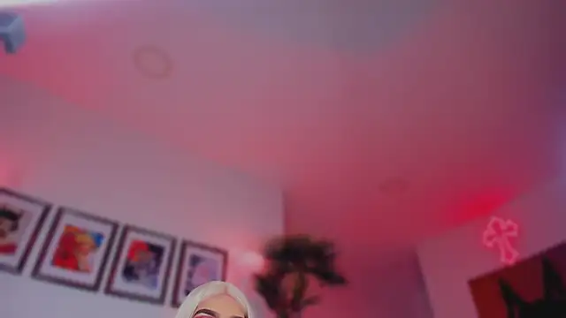 Taylor  foxxx online show from 09.12.25