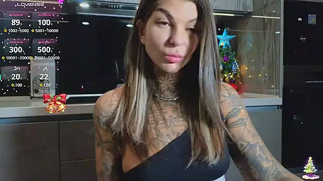 Snapshot of tattooedBabyy chatting on 01.01.25 tattooedBabyy online show from 01.01.25