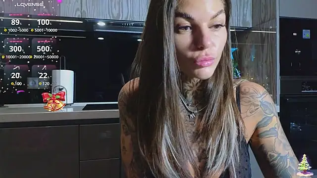 Snapshot of tattooedBabyy chatting on 01.02.25 tattooedBabyy online show from 01.02.25