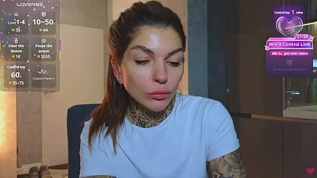 Snapshot of tattooedBabyy chatting on 02.27.25 tattooedBabyy online show from 02.27.25