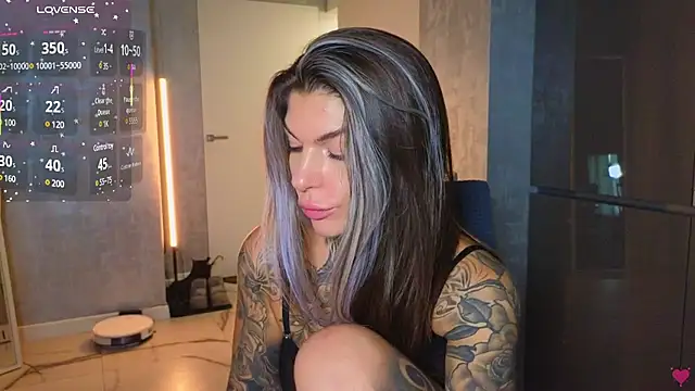 Snapshot of tattooedBabyy chatting on 03.13.25 tattooedBabyy online show from 03.13.25