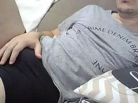 Snapshot of ShiitakeBR chatting on 12.16.24 ShiitakeBR online show from 12.16.24