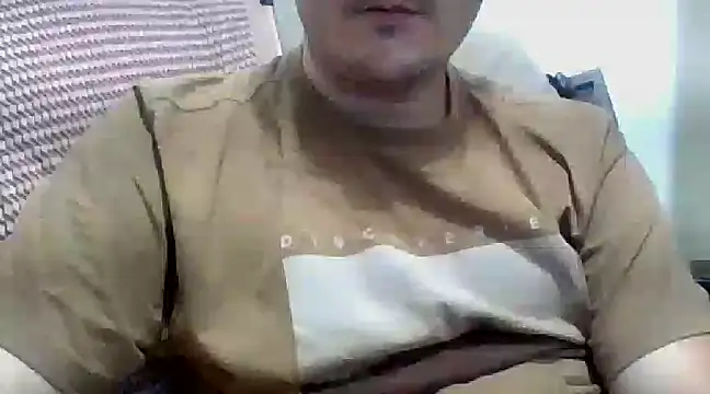 Snapshot of ShiitakeBR chatting on 02.28.25 ShiitakeBR online show from 02.28.25