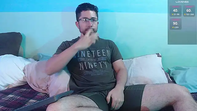 Snapshot of teddy_foster chatting on 01.14.25 teddy foster online show from 01.14.25