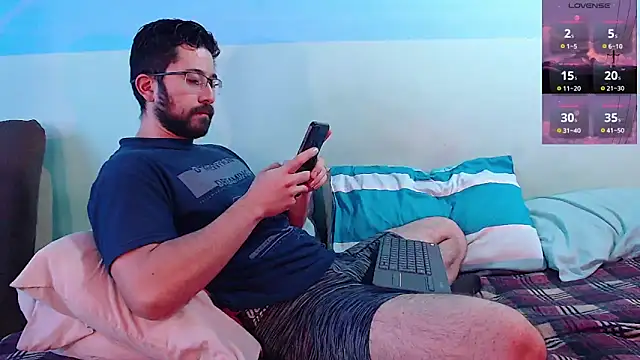 Snapshot of teddy_foster chatting on 02.11.25 teddy foster online show from 02.11.25