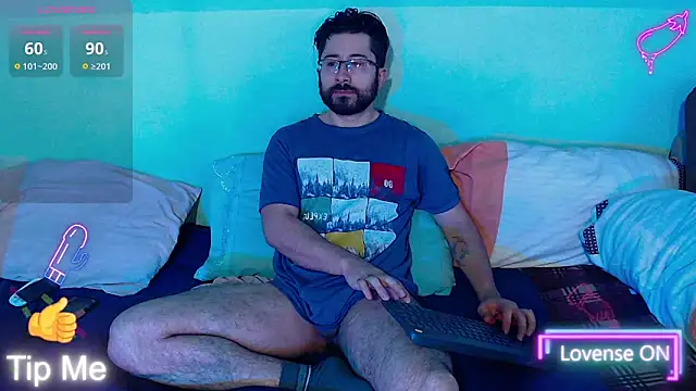 Snapshot of teddy_foster chatting on 10.15.25 teddy foster online show from 10.15.25