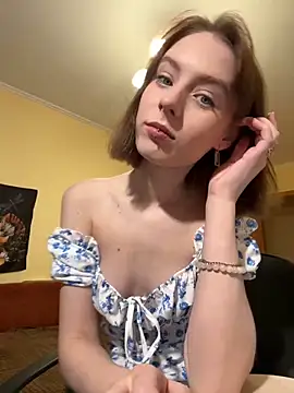 Crayzy Luv online show from 01.14.25