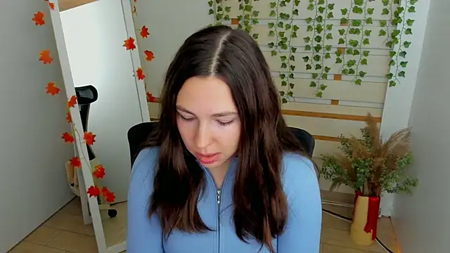 Snapshot of Lexy_flower chatting on 10.13.25 Lexy flower online show from 10.13.25
