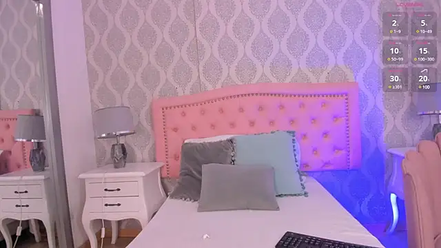 Valerith Vega  online show from 12.23.24