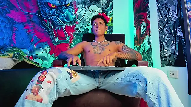 Maxi Gray online show from 09.11.25