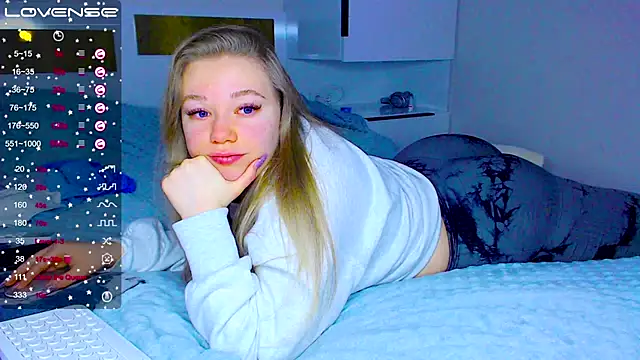 Snapshot of kitti_kaattt chatting on 01.14.25 kitti kaattt online show from 01.14.25