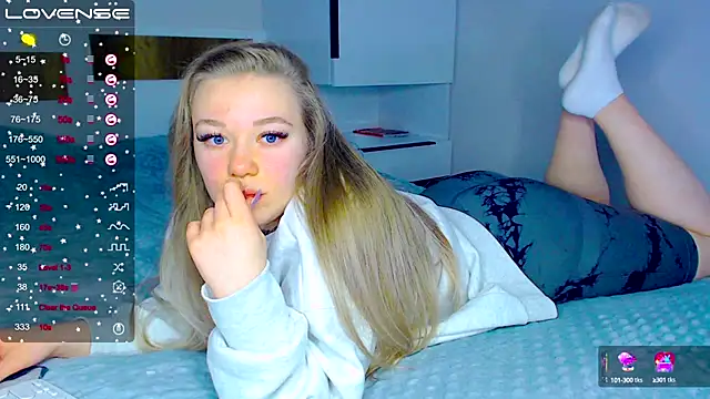 Snapshot of kitti_kaattt chatting on 01.21.25 kitti kaattt online show from 01.21.25
