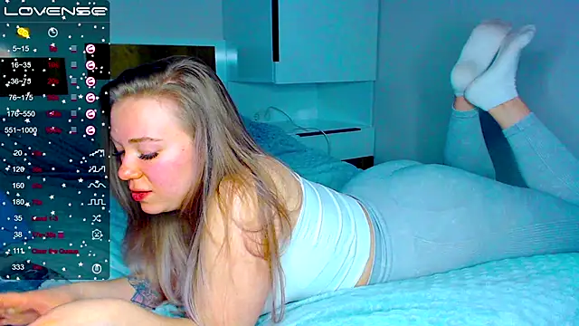 Snapshot of kitti_kaattt chatting on 02.22.25 kitti kaattt online show from 02.22.25