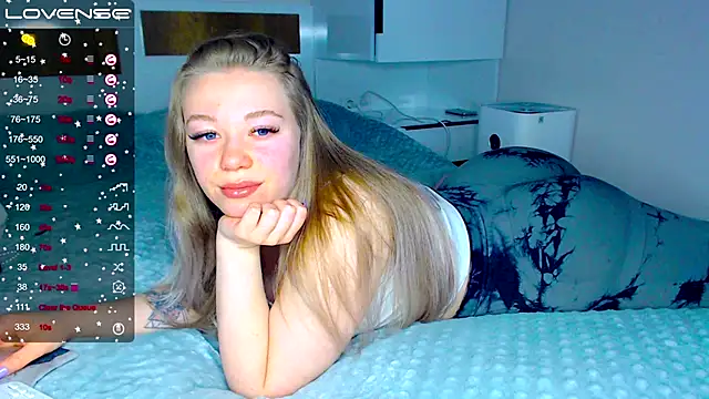 Snapshot of kitti_kaattt chatting on 03.12.25 kitti kaattt online show from 03.12.25