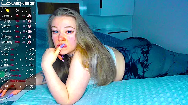 Snapshot of kitti_kaattt chatting on 03.19.25 kitti kaattt online show from 03.19.25