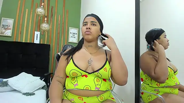 AichaBrown online show from 09.20.25