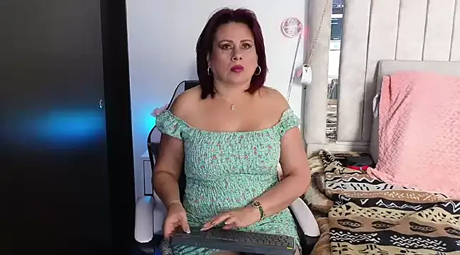 Kaily jonness online show from 12.18.24