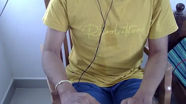 Snapshot of The_SHY_uncut chatting on 01.17.26 The SHY uncut online show from 01.17.26