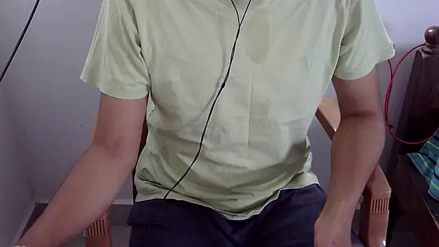 Snapshot of The_SHY_uncut chatting on 02.03.26 The SHY uncut online show from 02.03.26