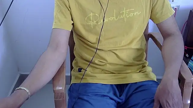 Snapshot of The_SHY_uncut chatting on 02.22.26 The SHY uncut online show from 02.22.26