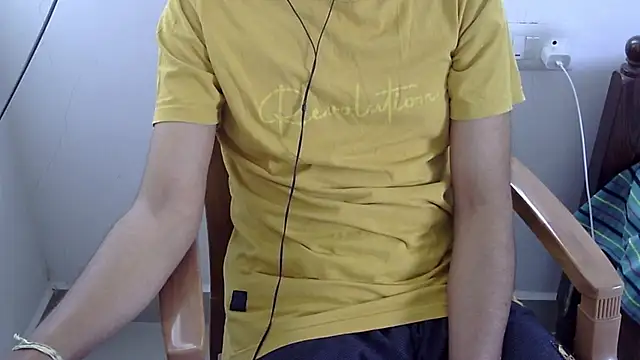 Snapshot of The_SHY_uncut chatting on 03.01.26 The SHY uncut online show from 03.01.26