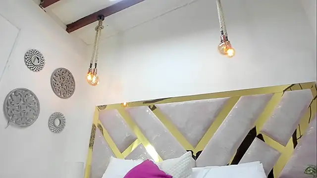 Oriana Guzman online show from 01.13.25