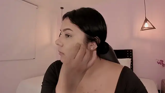 Oriana Guzman online show from 09.30.25