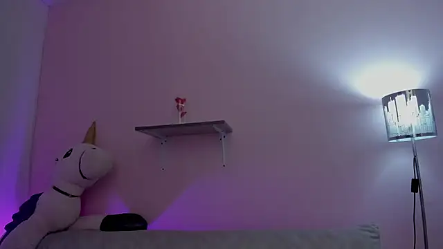 Oriana Guzman online show from 04.27.26