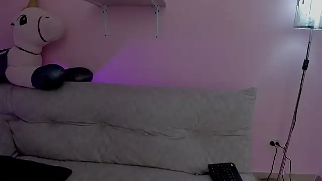 Oriana Guzman online show from 04.28.26