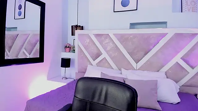 Oriana Guzman online show from 05.26.26