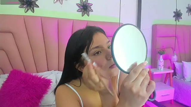 Oriana Guzman online show from 05.27.26