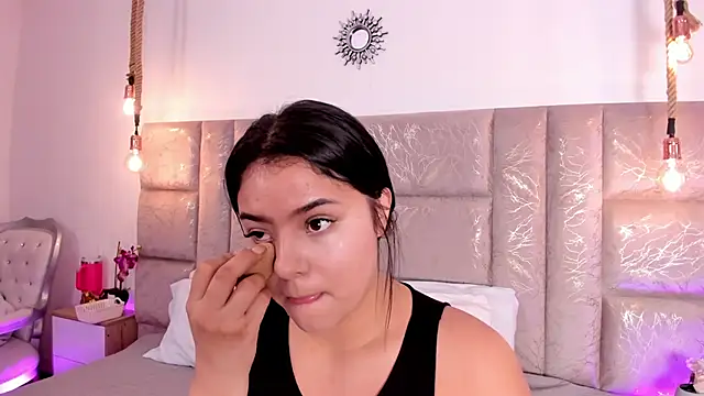 Oriana Guzman online show from 06.12.26