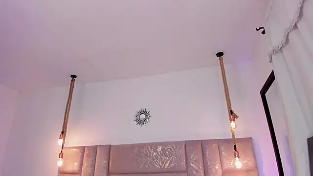 Oriana Guzman online show from 07.25.26