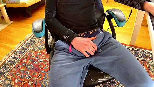 Snapshot of yourbrittyboy69 chatting on 02.05.25 yourbrittyboy69 online show from 02.05.25