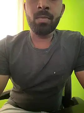 Handsomehunk 4U online show from 02.28.25