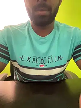 Handsomehunk 4U online show from 03.06.25