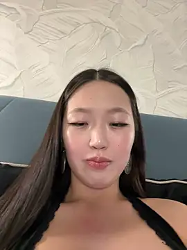 Aiko Yumi online show from 02.05.25