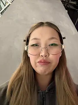 Aiko Yumi online show from 10.26.25