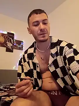 Snapshot of BenDover313OF chatting on 12.16.24 BenDover313OF online show from 12.16.24