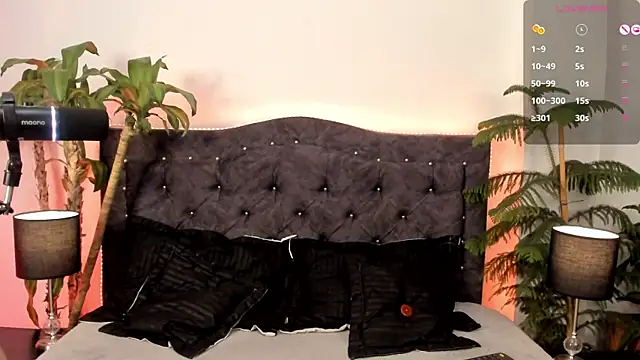 Snapshot of candy_canne__ chatting on 12.20.24 candy canne   online show from 12.20.24