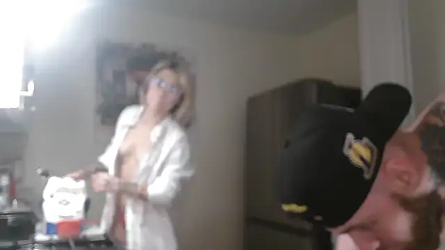 Snapshot of NatalieKneals chatting on 11.28.25 NatalieKneals online show from 11.28.25