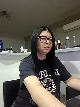 Snapshot of Milf_Abigail chatting on 11.01.25 Milf Abigail online show from 11.01.25