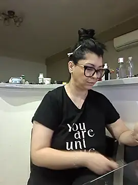 Snapshot of Milf_Abigail chatting on 11.03.25 Milf Abigail online show from 11.03.25