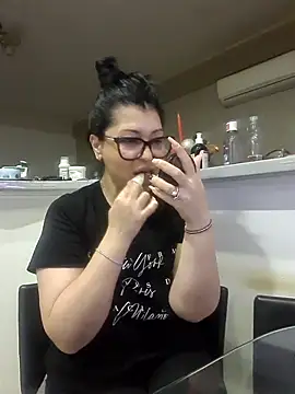 Snapshot of Milf_Abigail chatting on 11.08.25 Milf Abigail online show from 11.08.25