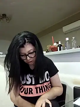 Snapshot of Milf_Abigail chatting on 11.13.25 Milf Abigail online show from 11.13.25