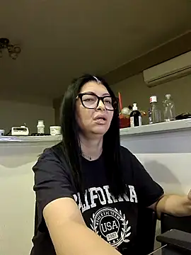 Snapshot of Milf_Abigail chatting on 11.16.25 Milf Abigail online show from 11.16.25